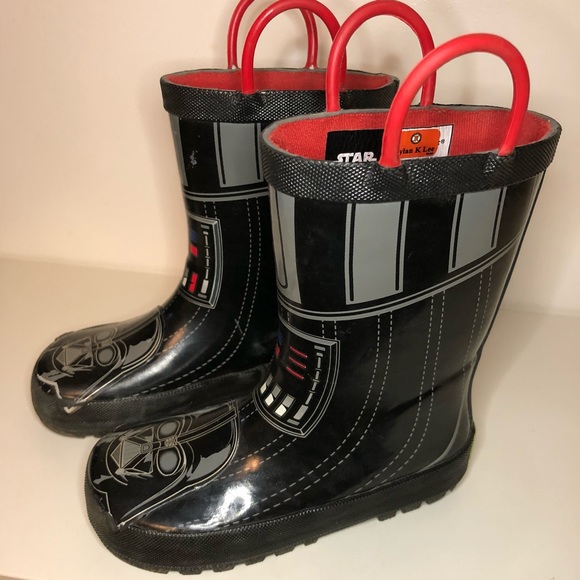 Boys Darth Vader Rain Boots - Picture 4 of 5